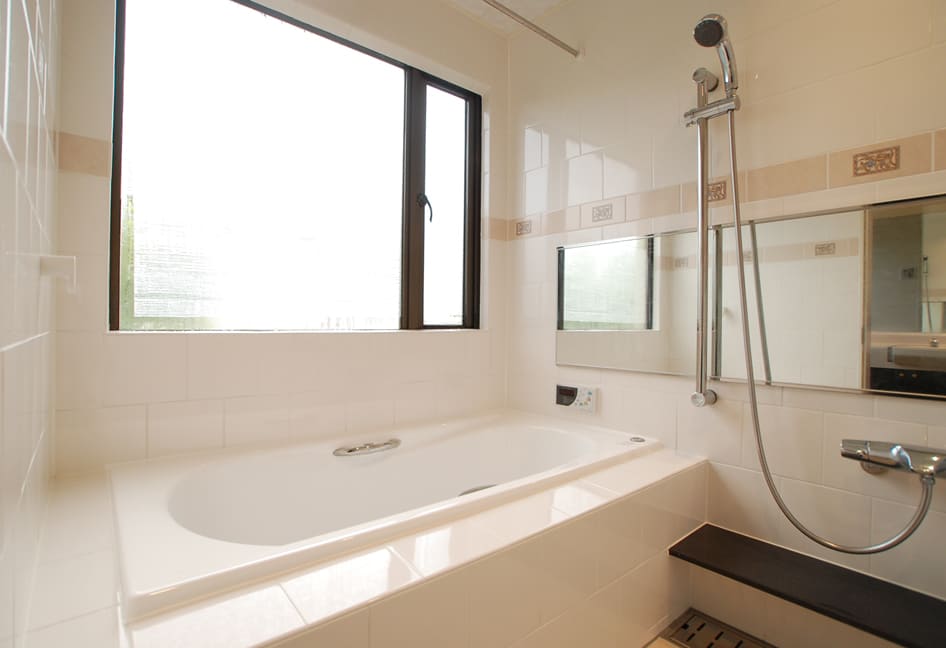 鉄筋コンクリート造で在来浴室をバリアフリー浴室に 風呂 浴室施工事例 リフォームならｂｘゆとりフォーム